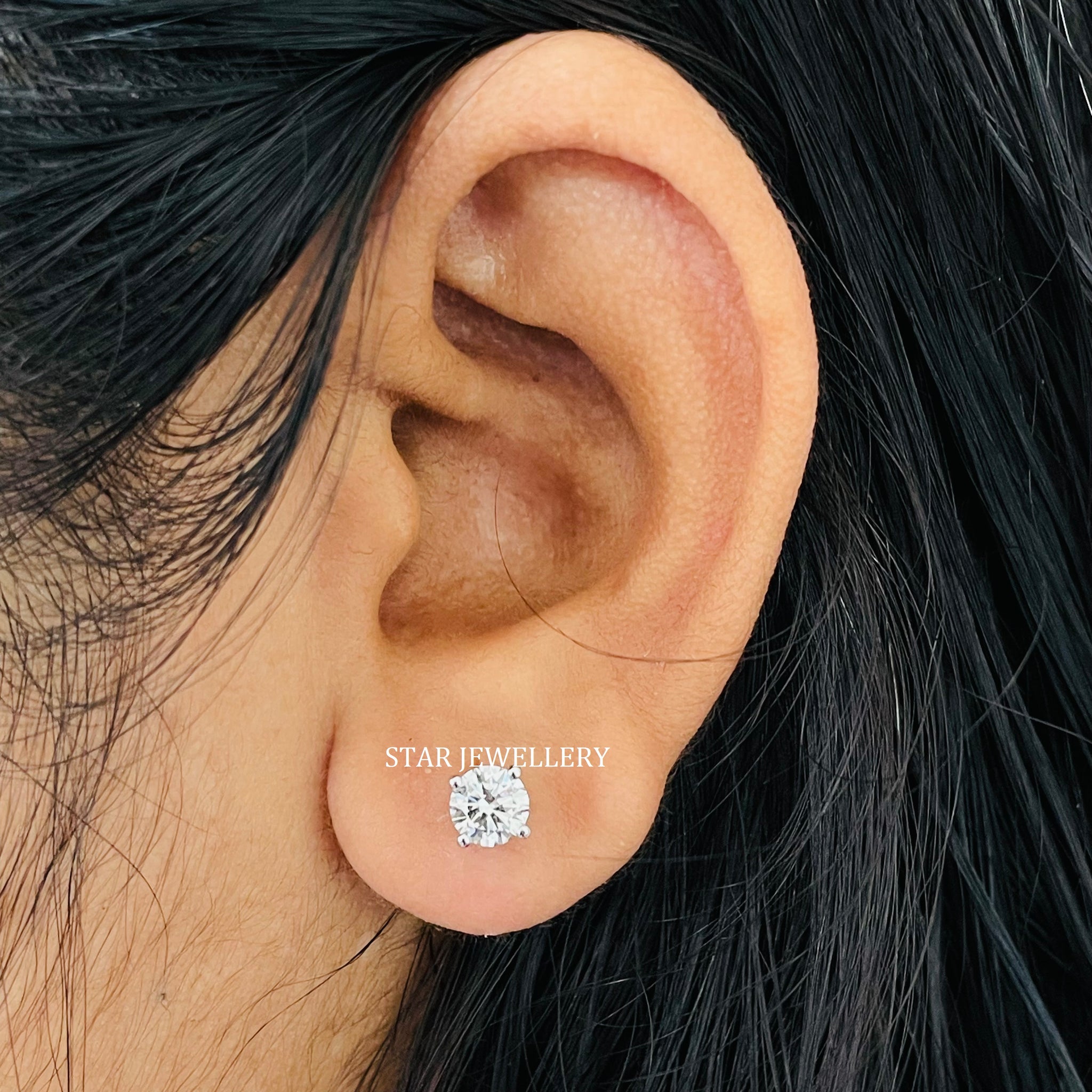 0.50 Ct Moissanite Unisex Studs Earring