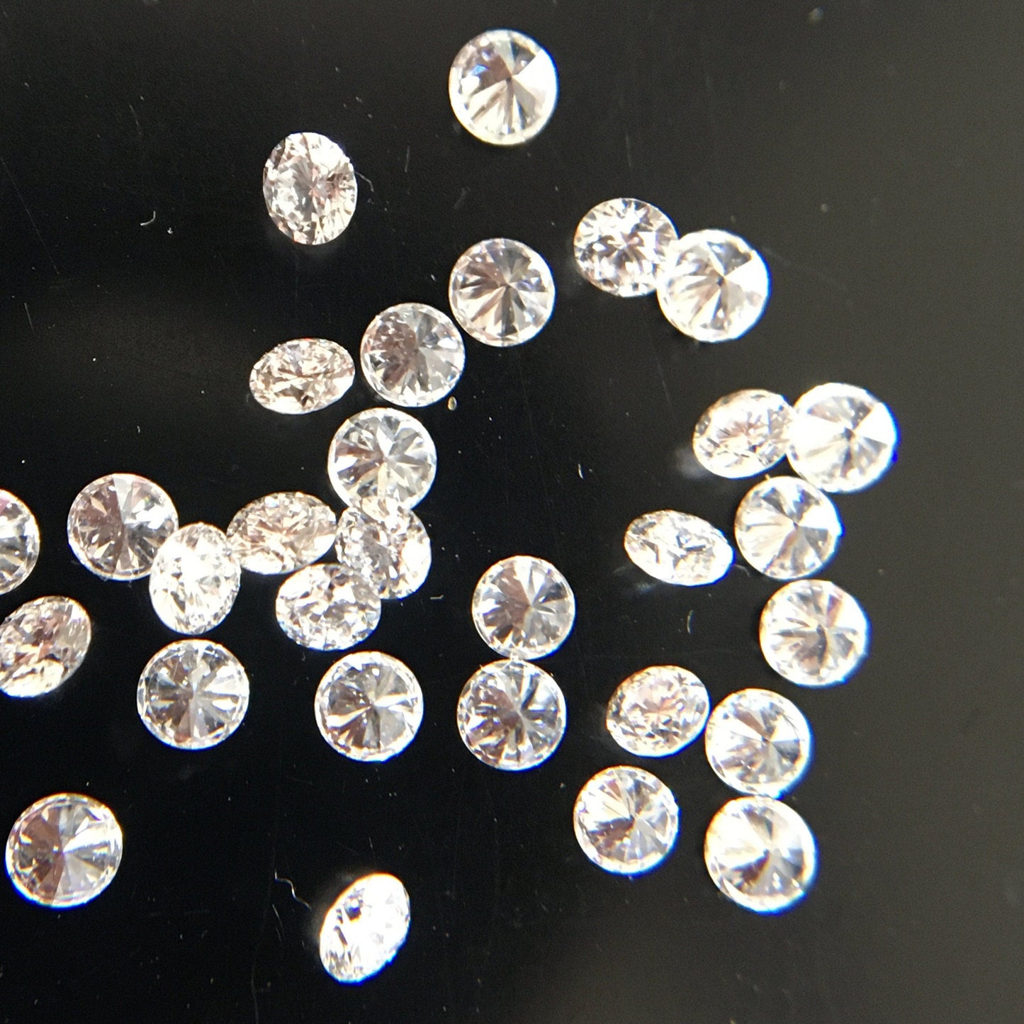 CVD Loose Diamond of VVS - VS Purity with E F Color. 0.80 mm to 2.00 mm
