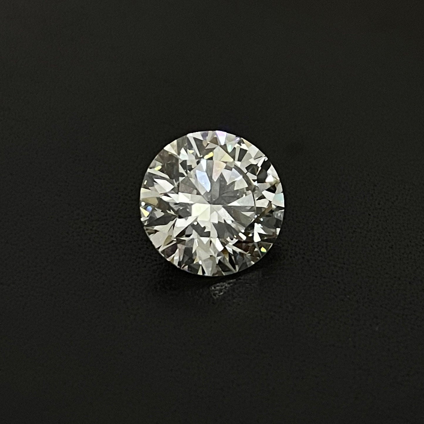 3.00 Ct Brilliant Round Cut E / VS IGI Lab Grown Diamond