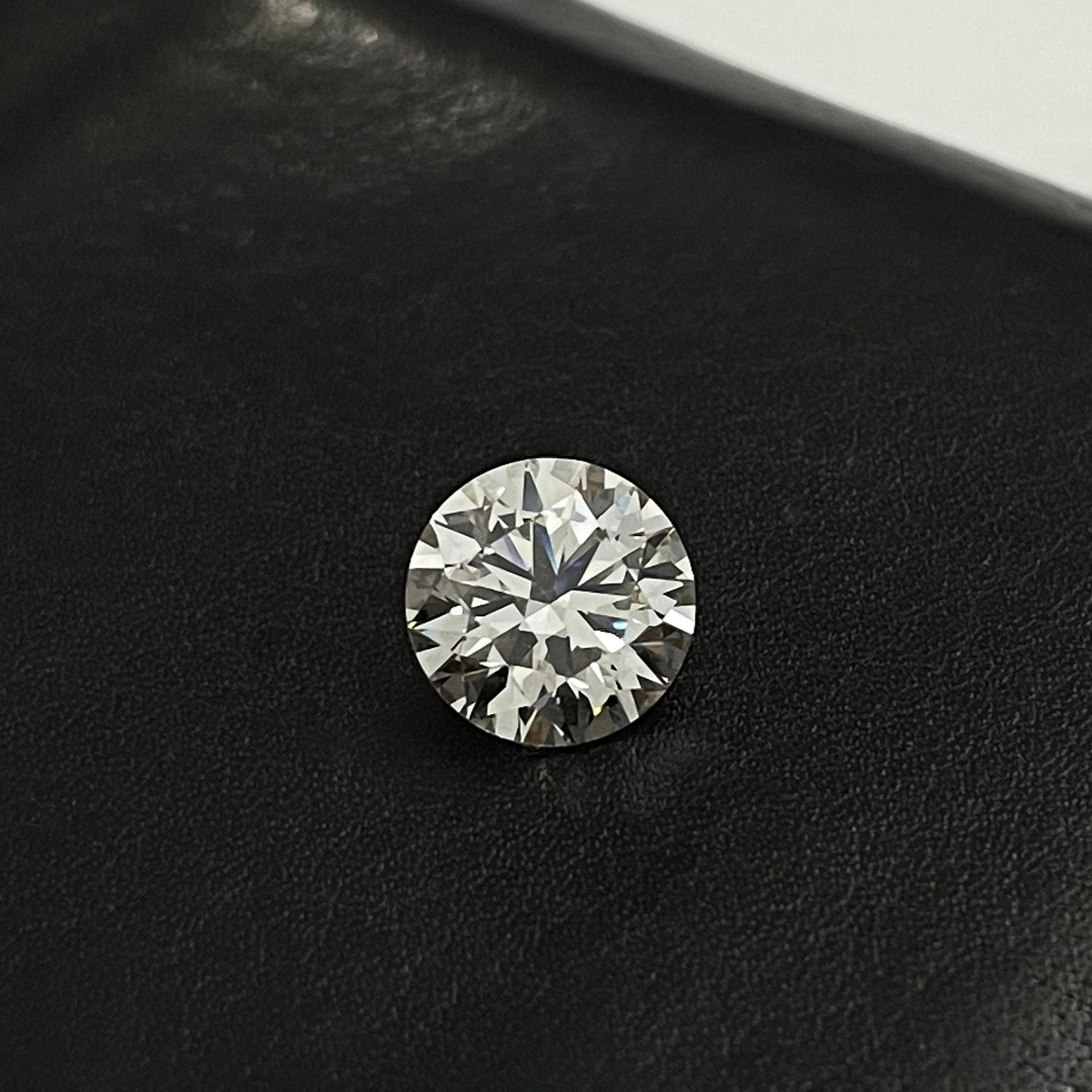 3.00 Ct Brilliant Round Cut E / VS IGI Lab Grown Diamond