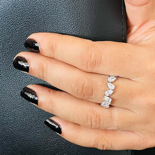 Colorless Pear Shape Moissanite Zig Zag Matching Wedding Band
