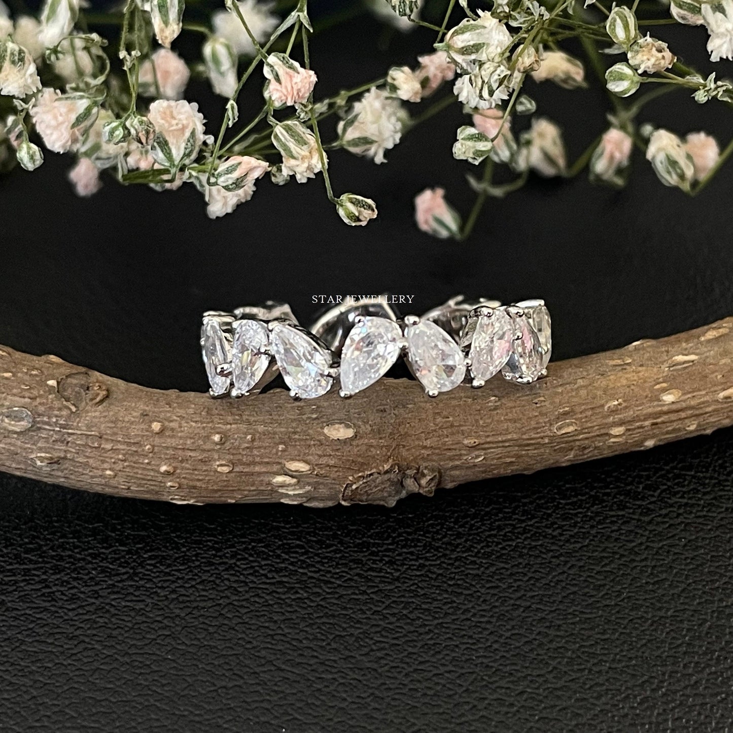 Colorless Pear Shape Moissanite Zig Zag Matching Wedding Band
