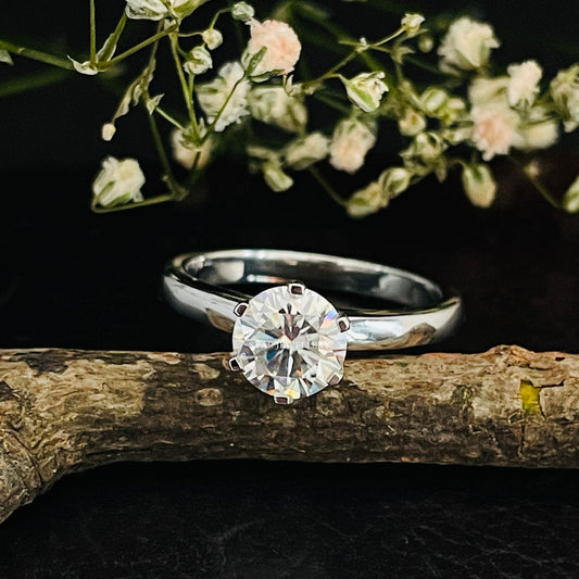 1.25 CT Round Cut Colorless Moissanite Ring