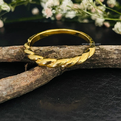 14K Solid Gold Twist Band Ring