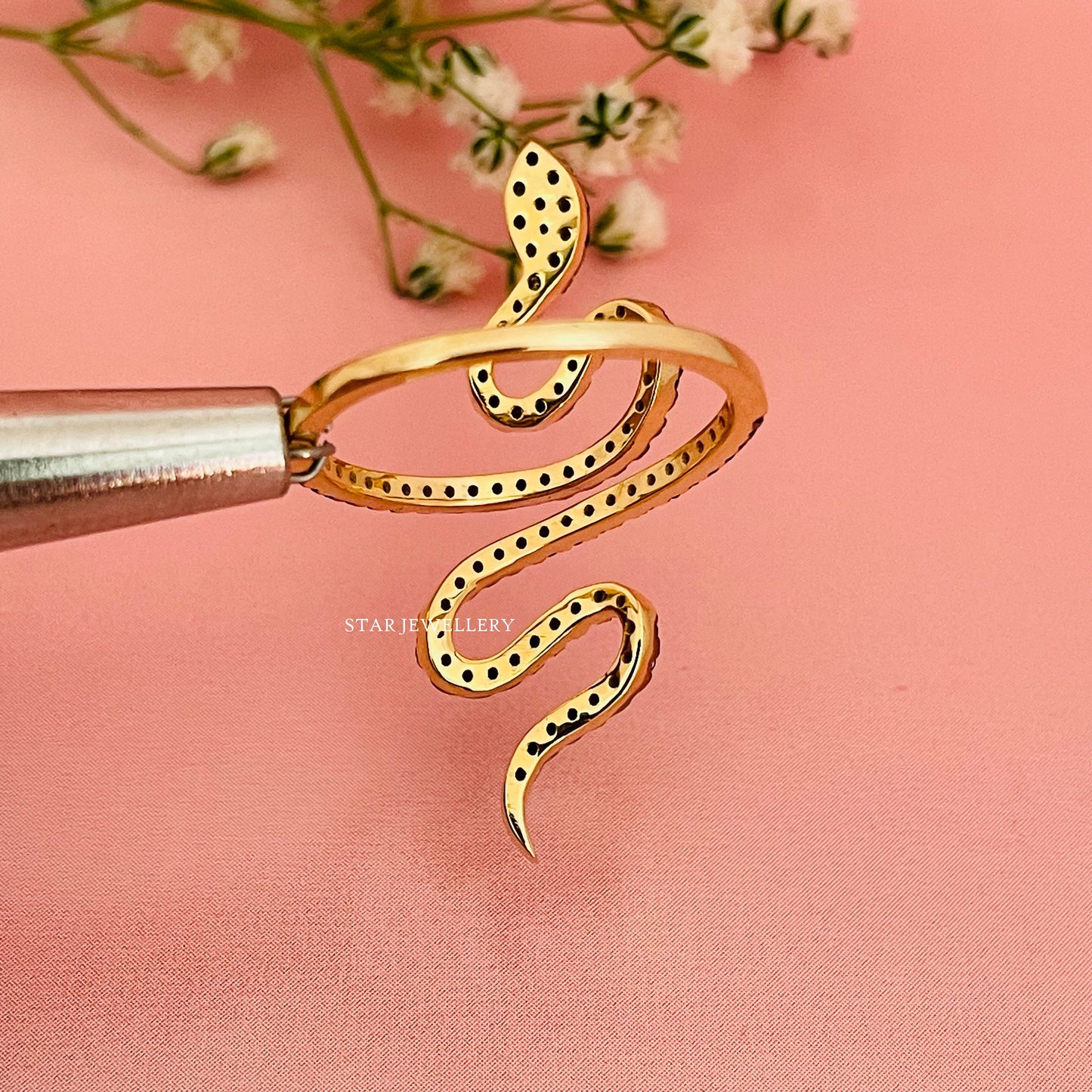Natural Black Diamond Soldi Gold Serpentis Ring