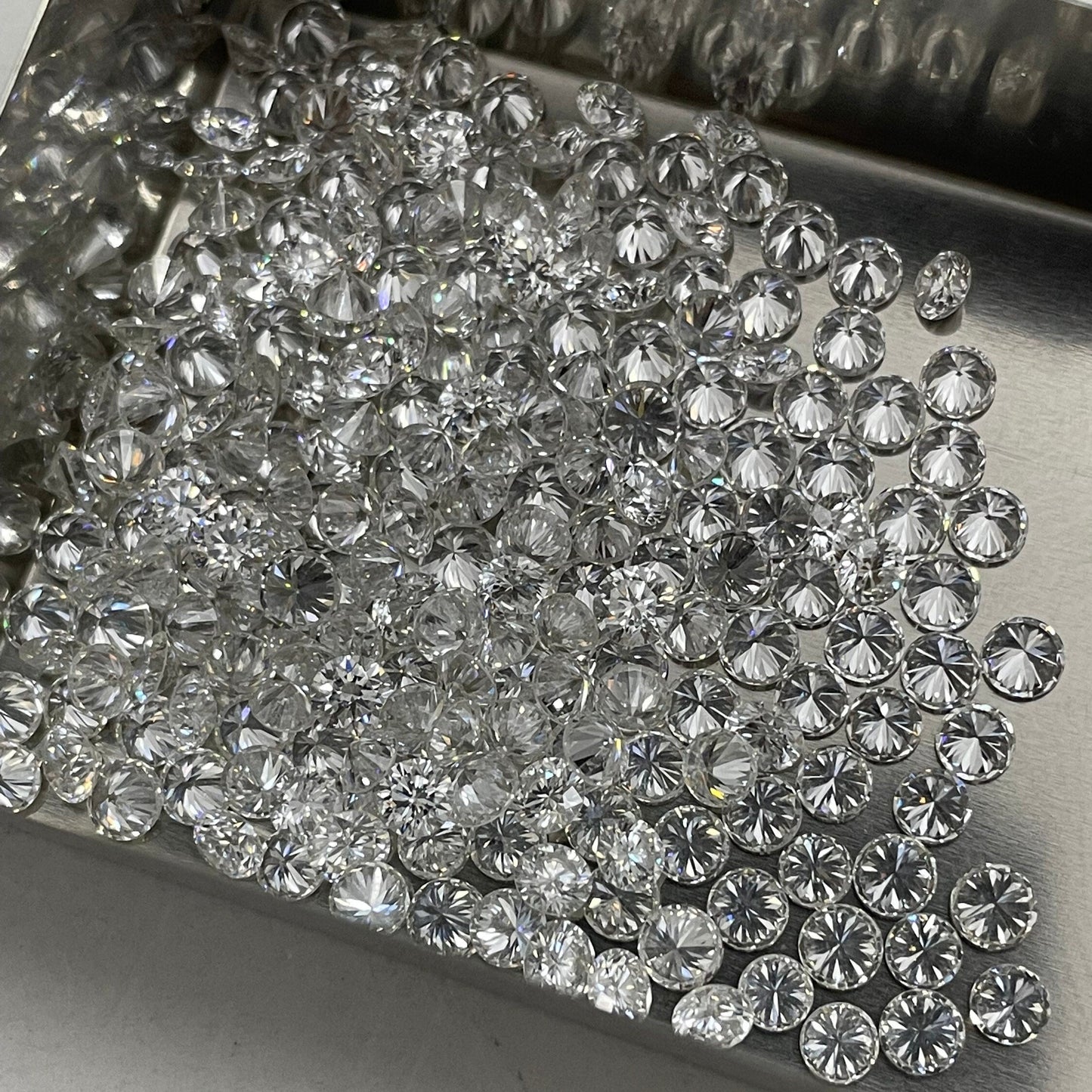 2.00 mm to 3.00 mm C V D HPHT Lab Grown Diamond