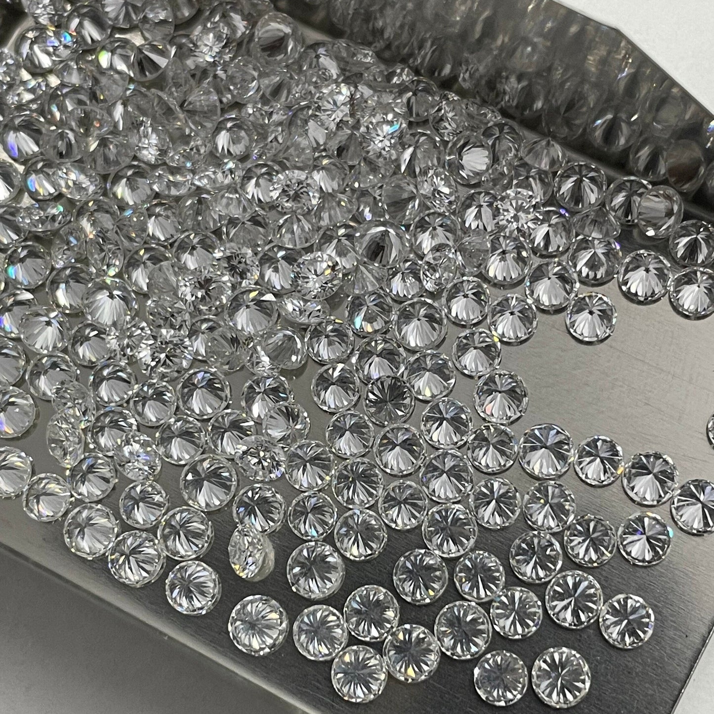 2.00 mm to 3.00 mm C V D HPHT Lab Grown Diamond