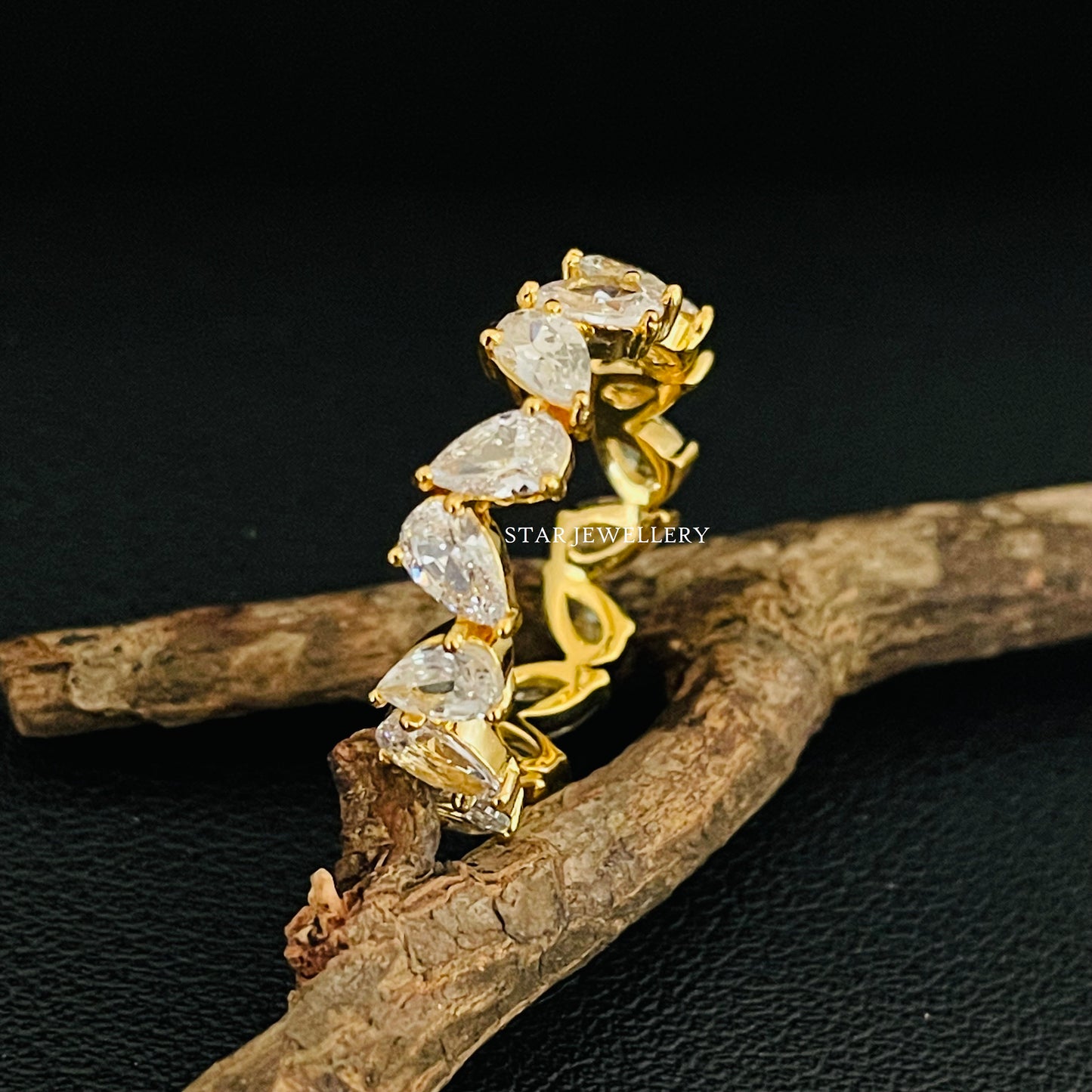Colorless Pear Shape Moissanite Zig Zag Matching Wedding Band
