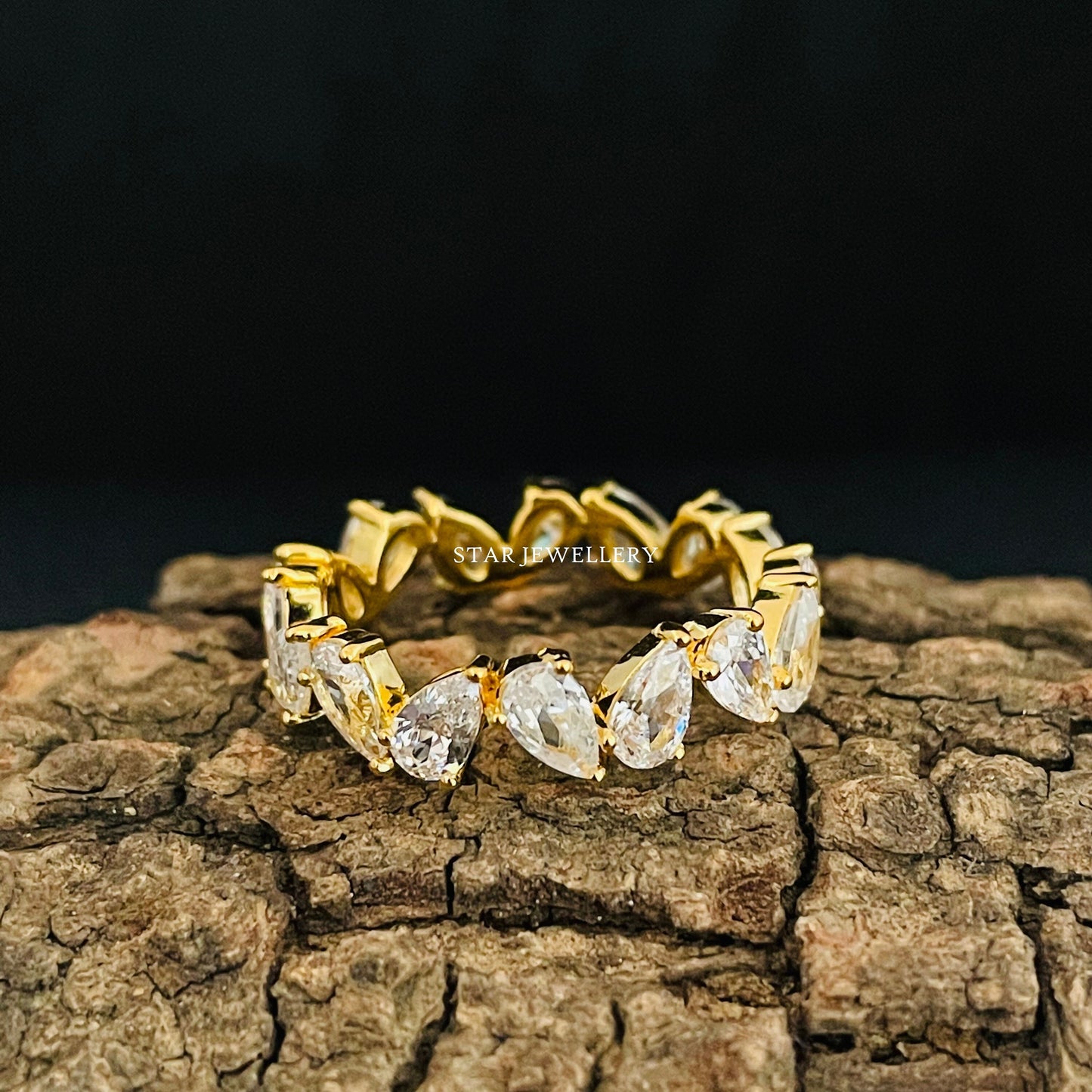 Colorless Pear Shape Moissanite Zig Zag Matching Wedding Band