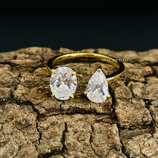 Toi Et Moi Pear Cut and Oval Cut Lab Grown Diamond Engagement Ring