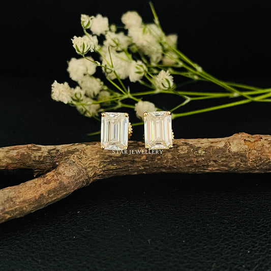 2.00 Ct Moissanite Emerald Stud Earring