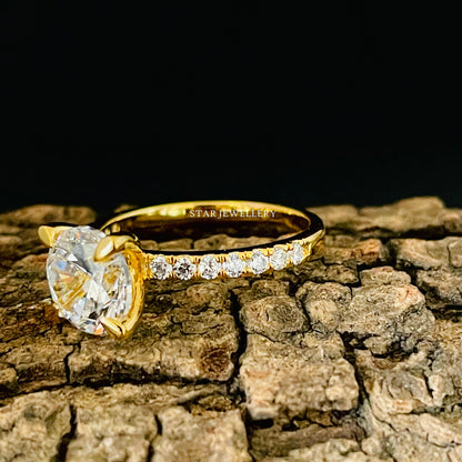 2.00 Ct Colorless Round Cut Moissanite  Ring