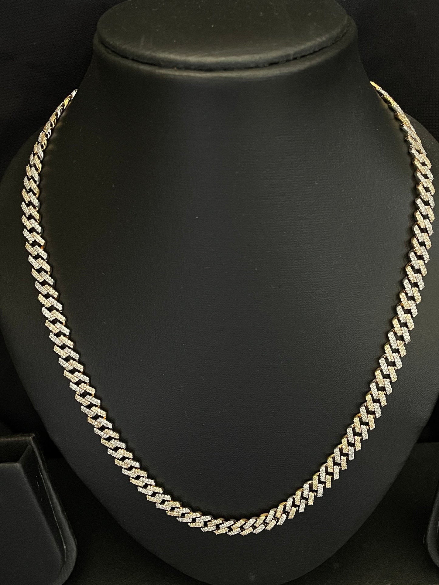 Unisex VVS Moissanite Icedout Cuban Necklace