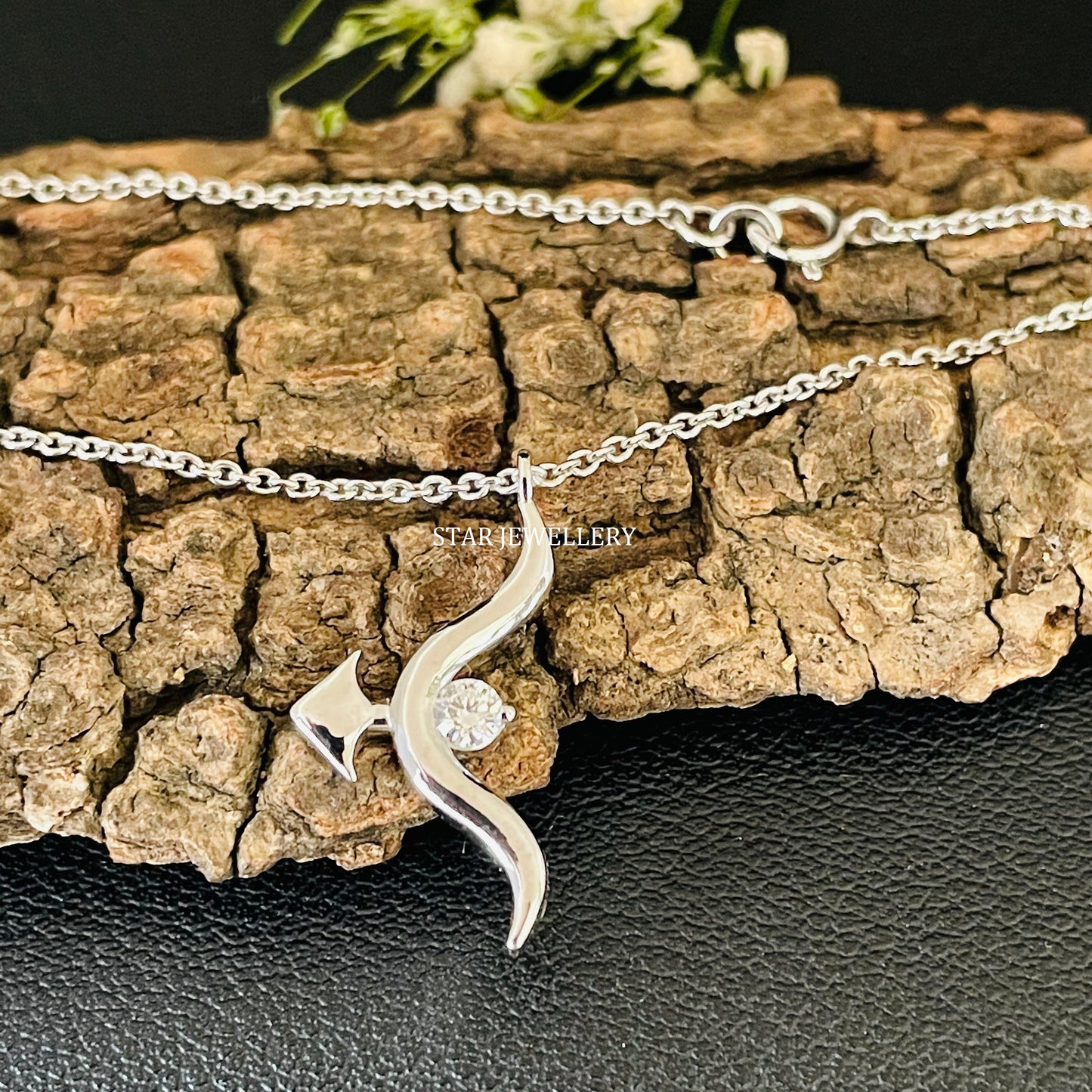 Natural Diamond Arrow Necklace