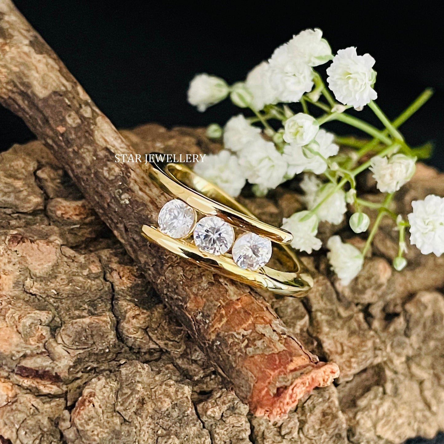 14K GOLD THREE STONE Diamond Ring