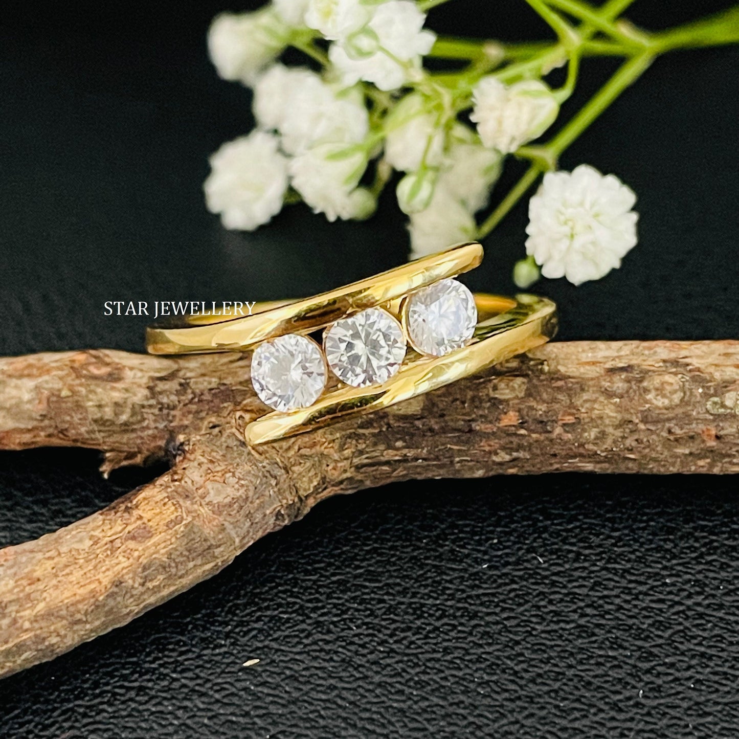 14K GOLD THREE STONE Diamond Ring