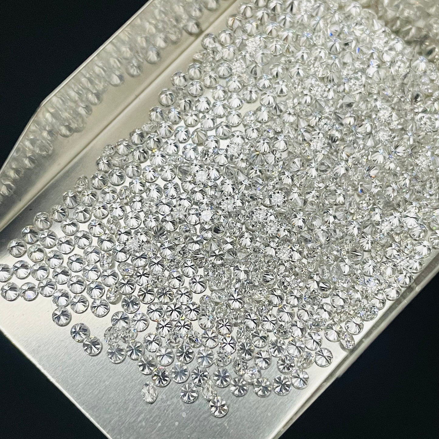 Colorless 0.80 MM to 4 MM Round Brilliant Diamond Cut Loose Moissanite
