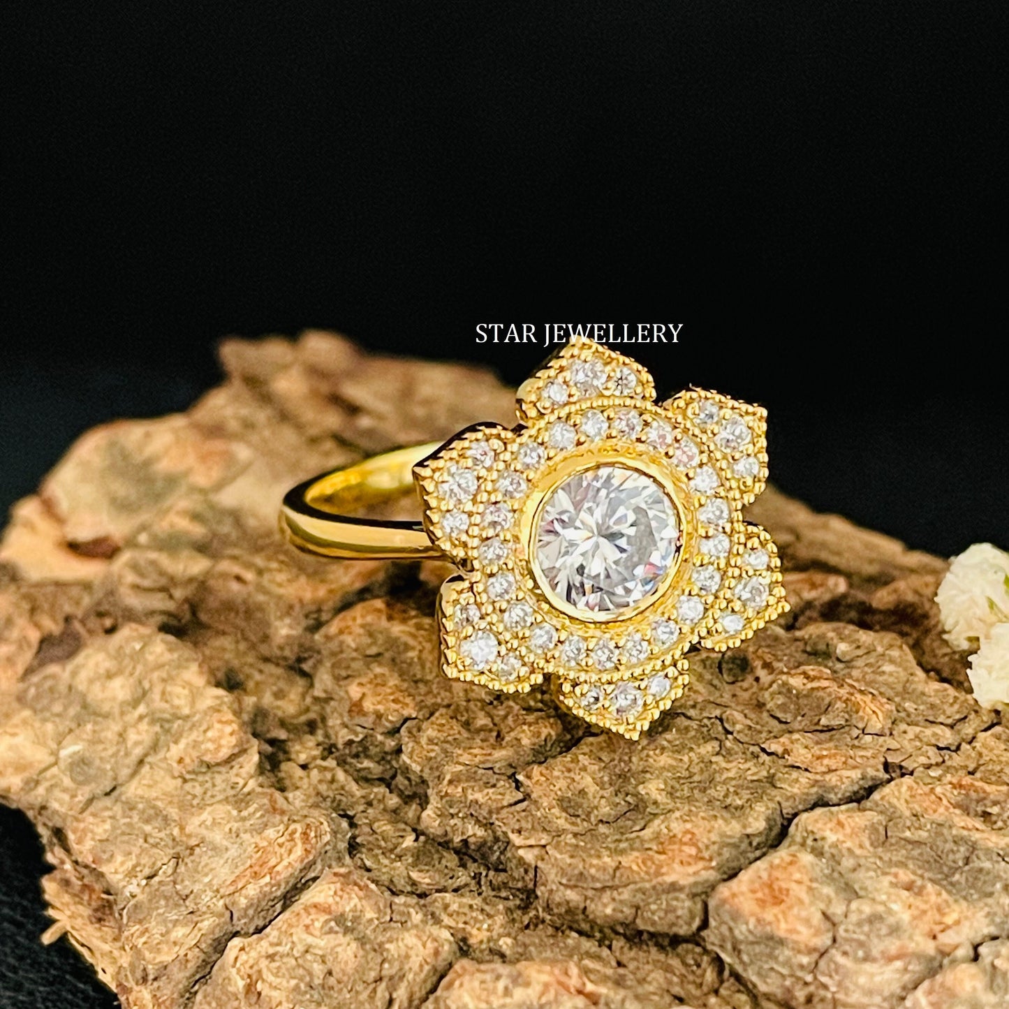 1.00 ct IGI Certified Lab Grown Diamond Vintage Halo Floral Engagement Ring