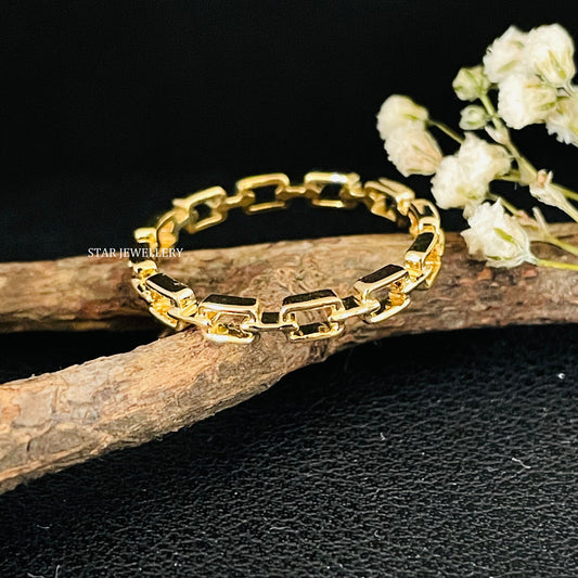 Everyday Wear Solid Gold Plain Link Ring