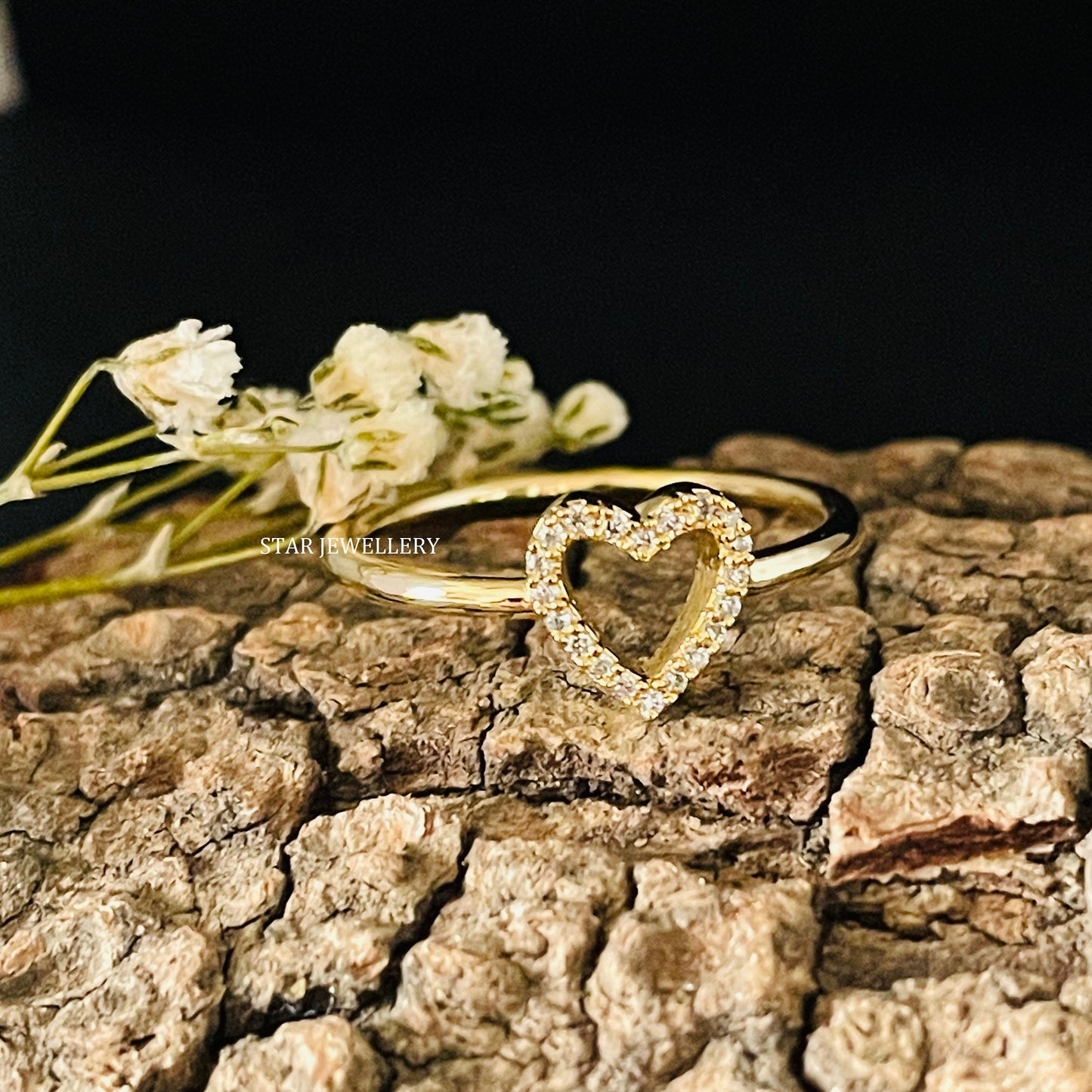 14K Gold Natural Diamond Dainty Heart Ring
