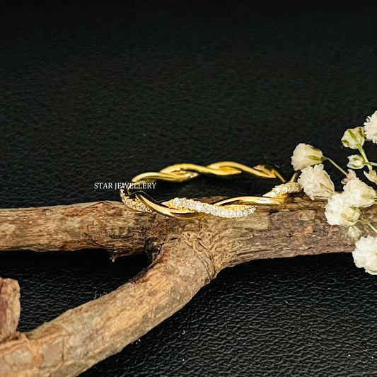 Solid Gold Dainty Twist Ring