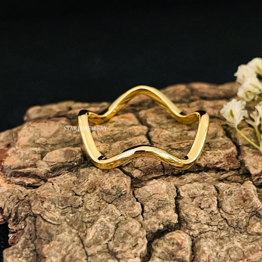 Zig Zag Wavy Solid Gold Ring