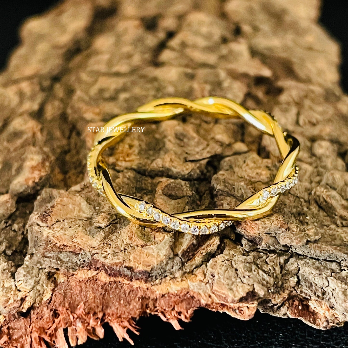 Solid Gold Dainty Twist Ring