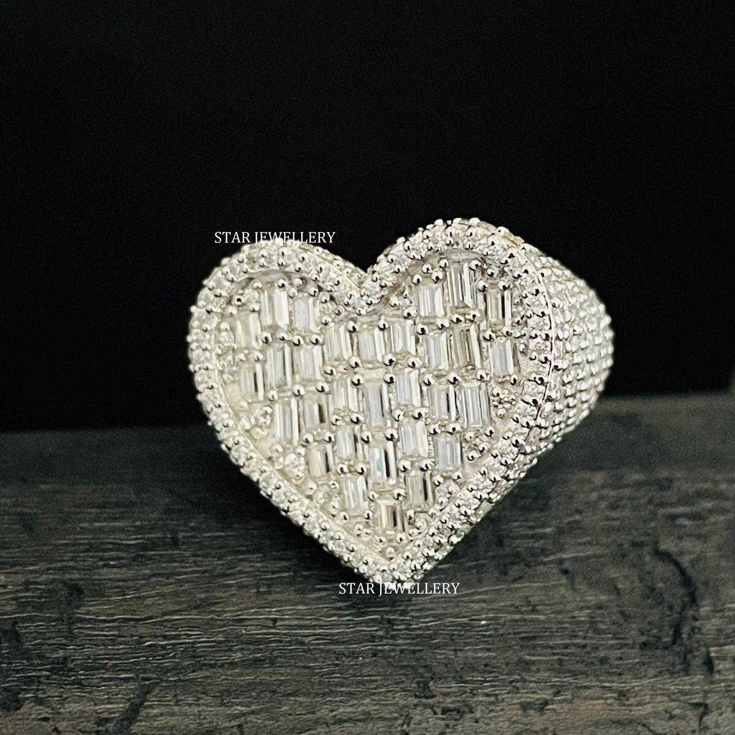 Unisex VVS Baguette Moissanite Heart Ring for her