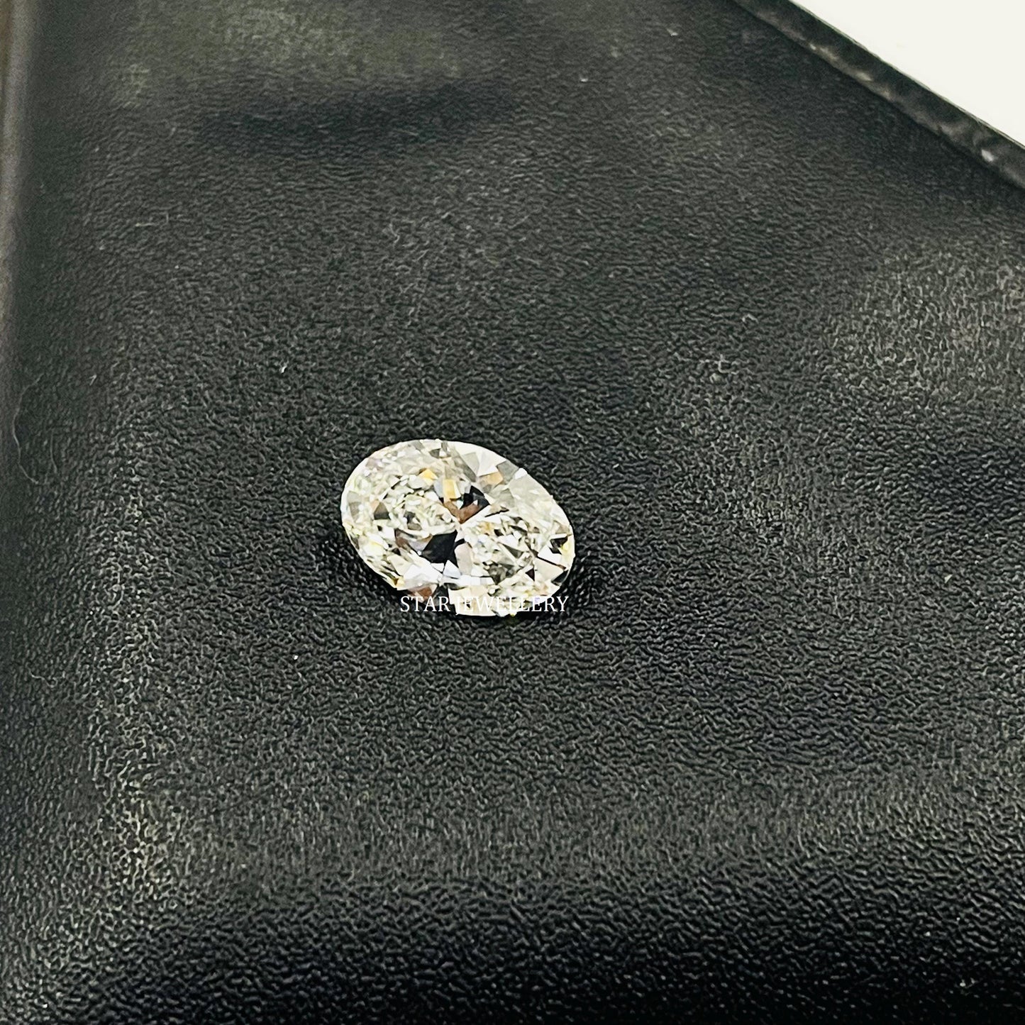 1.00 Ct Oval Cut VS1 - F Color IGI CVD Diamond for Ring
