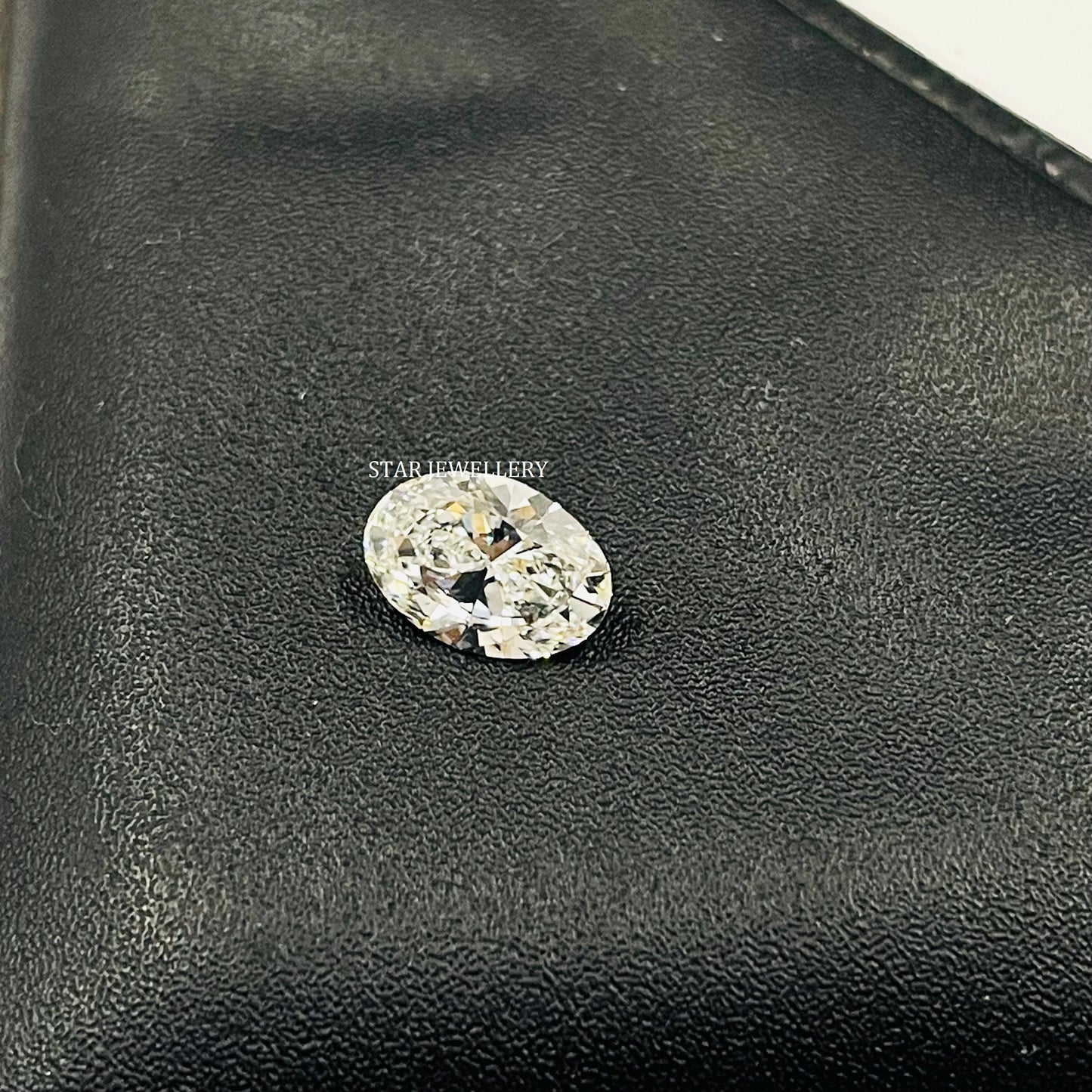 1.00 Ct Oval Cut VS1 - F Color IGI CVD Diamond for Ring