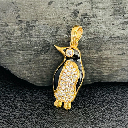Natural Diamond Soldi Gold Penguin Pendant