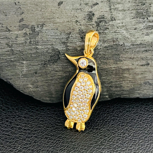 Natural Diamond Soldi Gold Penguin Pendant