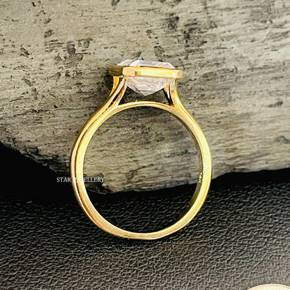 2.00 Ct Emerald Moissanite Proposal Ring