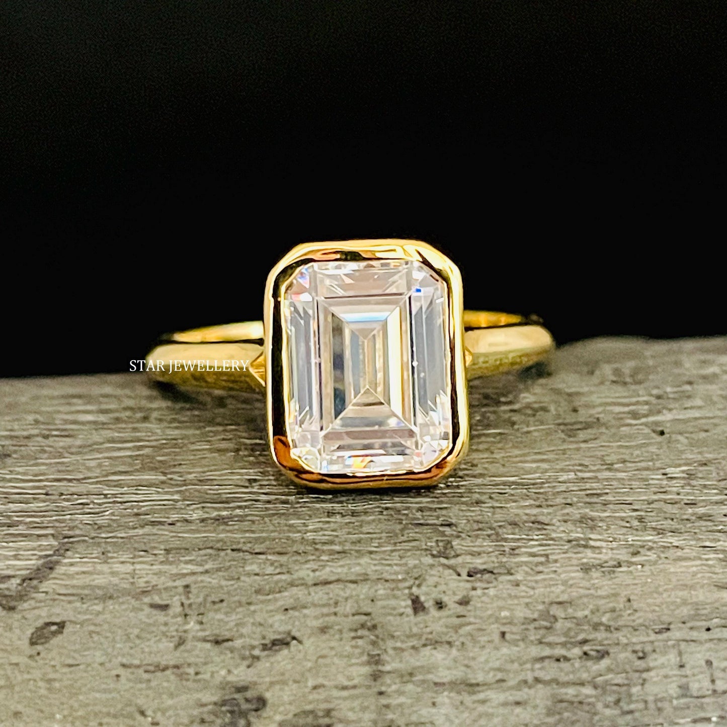 2.00 Ct Emerald Moissanite Proposal Ring