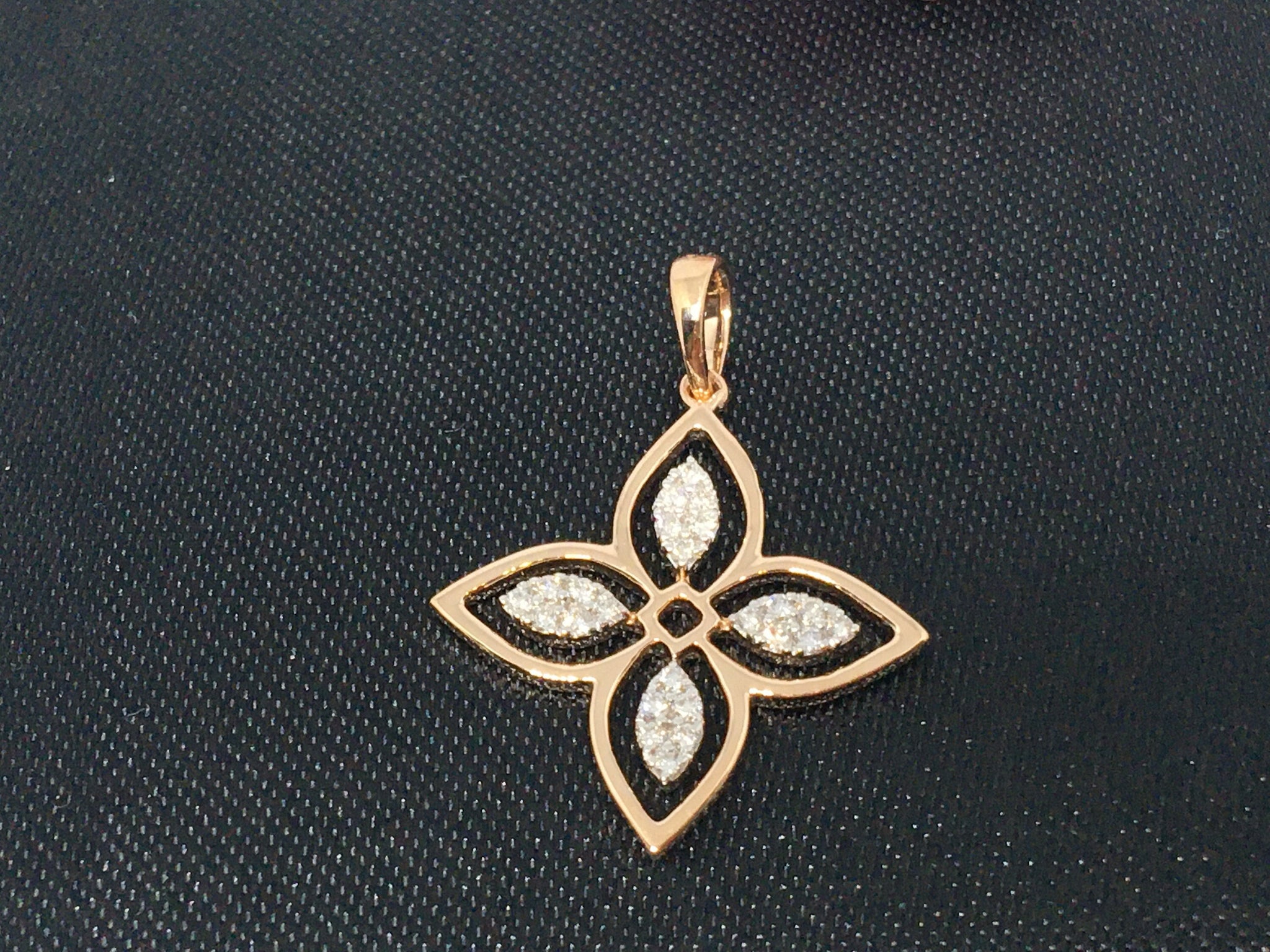 Four Leaf Clover Diamond Pendant