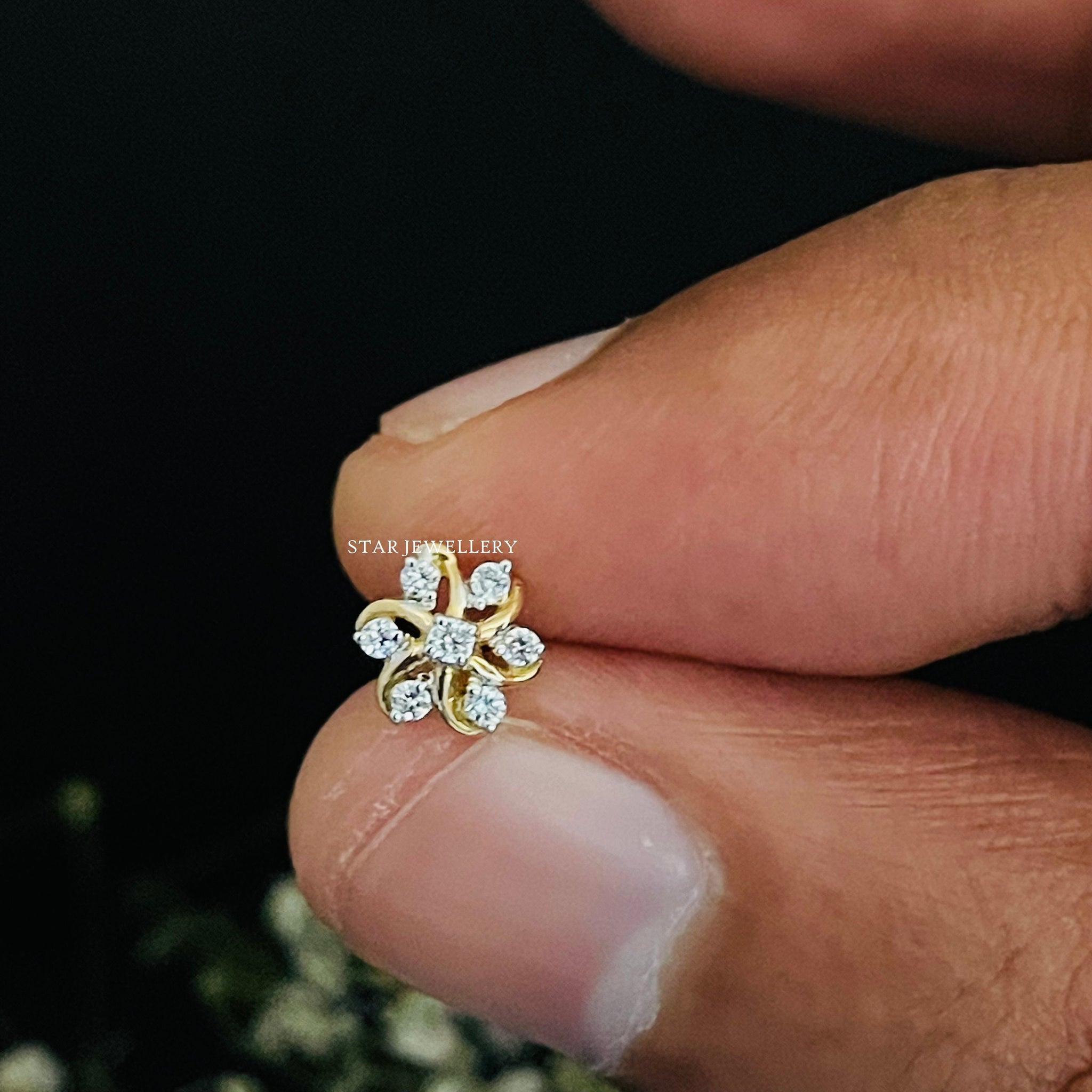 Véritable clou de fleur de diamant pour le nez Tragus Lobe Conch, 14K Gold Diamond Cluster Floral External Threaded Pin, Piercing Jewelry, Conch