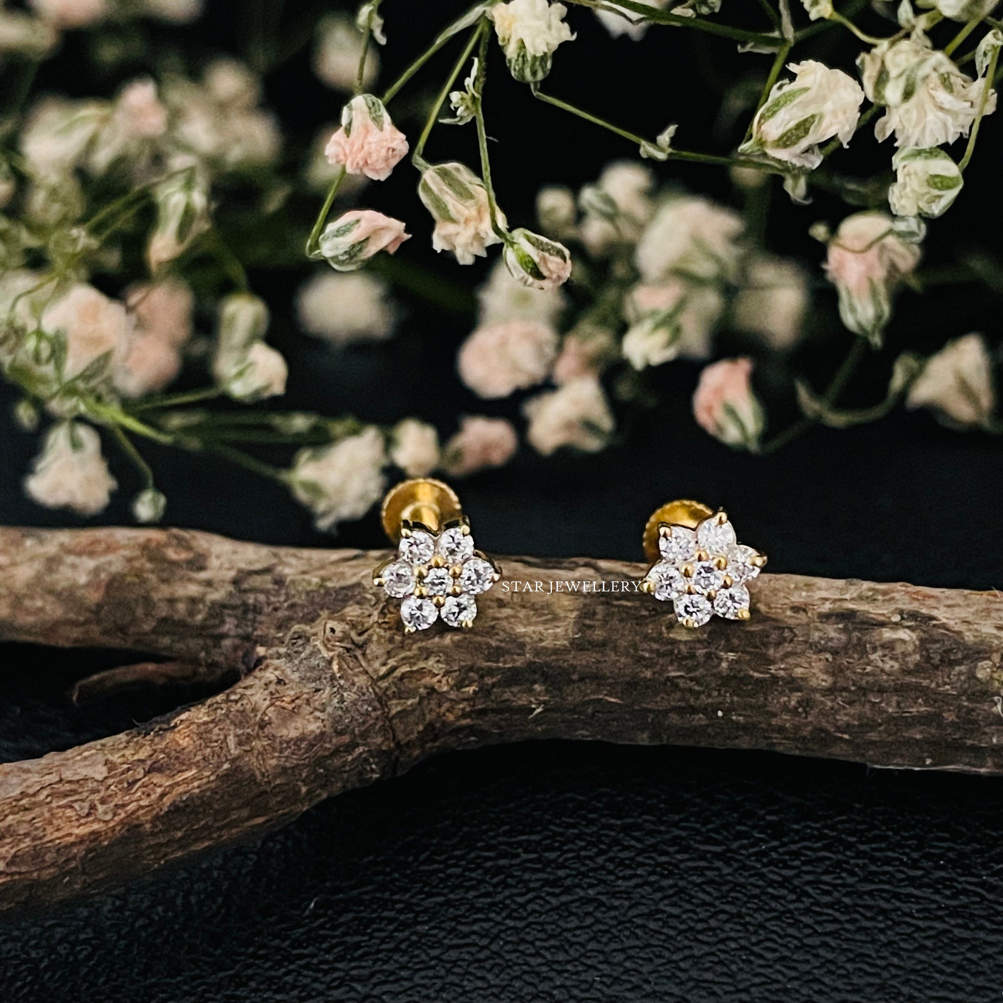 Goujon de fleur de diamant naturel pour conque de lobe de tragus de nez, 14K Gold 7 Diamond Cluster Floral External Threaded Pin, Piercing Jewelry, Conch