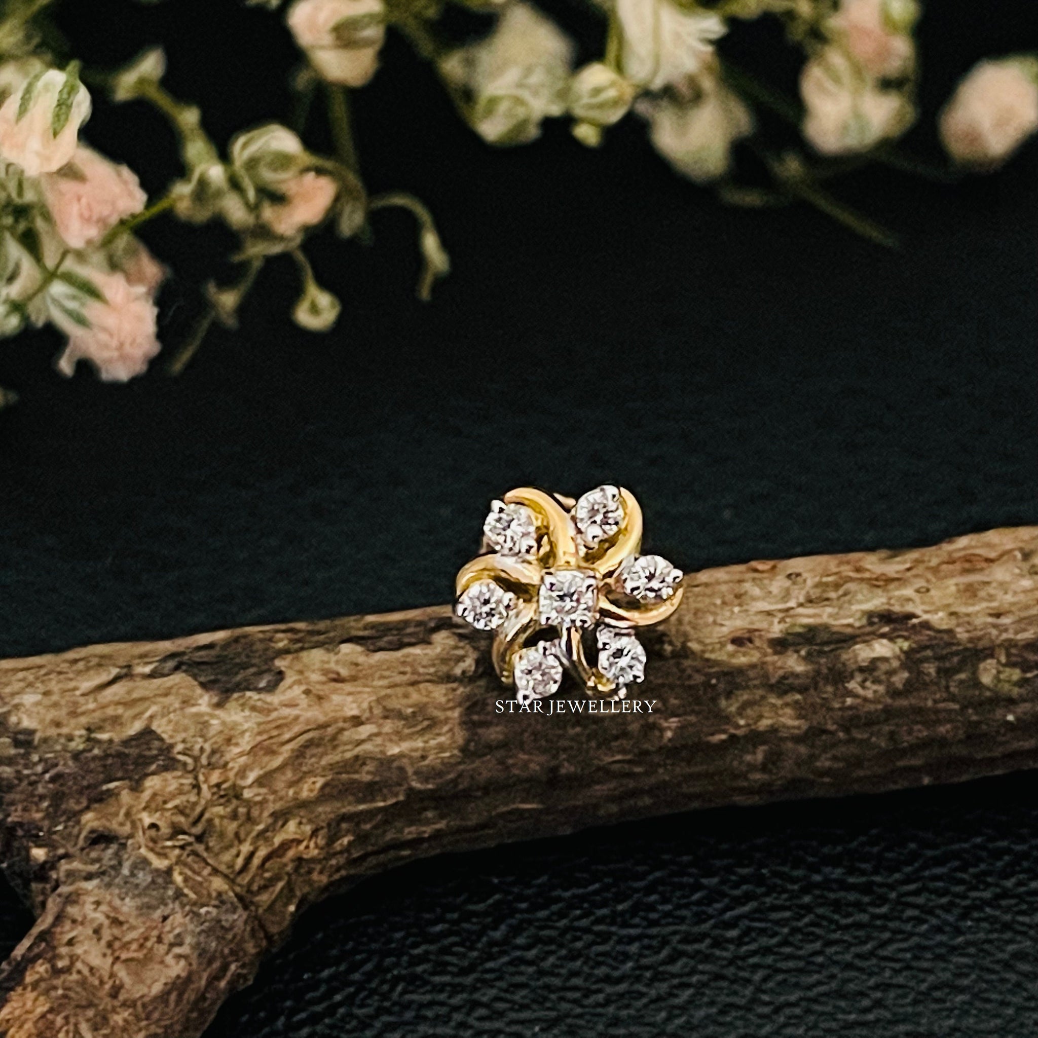 Véritable clou de fleur de diamant pour le nez Tragus Lobe Conch, 14K Gold Diamond Cluster Floral External Threaded Pin, Piercing Jewelry, Conch