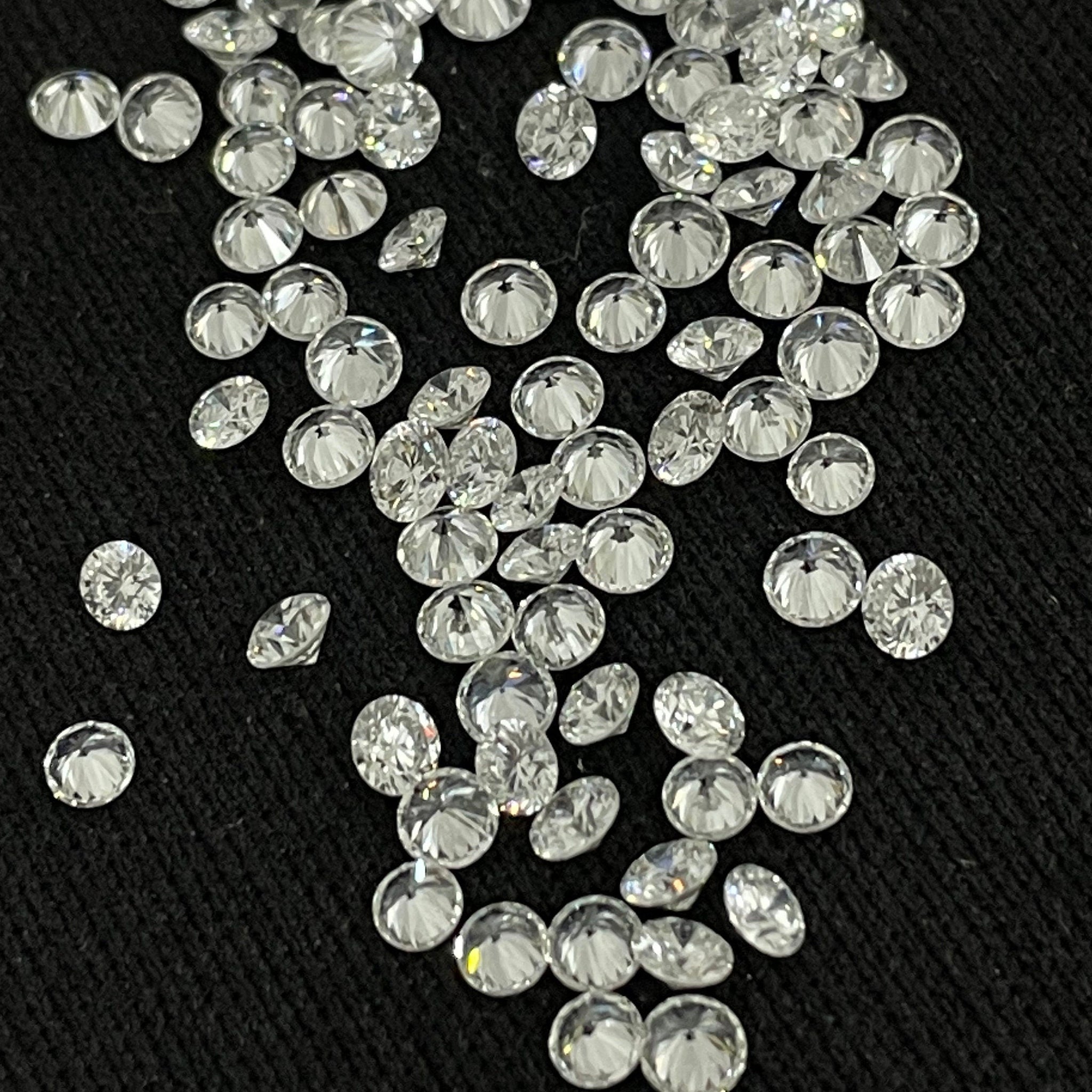 Diamant HPHT de 2,5 mm à 3,00 mm, diamant de laboratoire de la meilleure qualité, diamant en vrac CVD de pureté VVS - VS avec couleur DE.