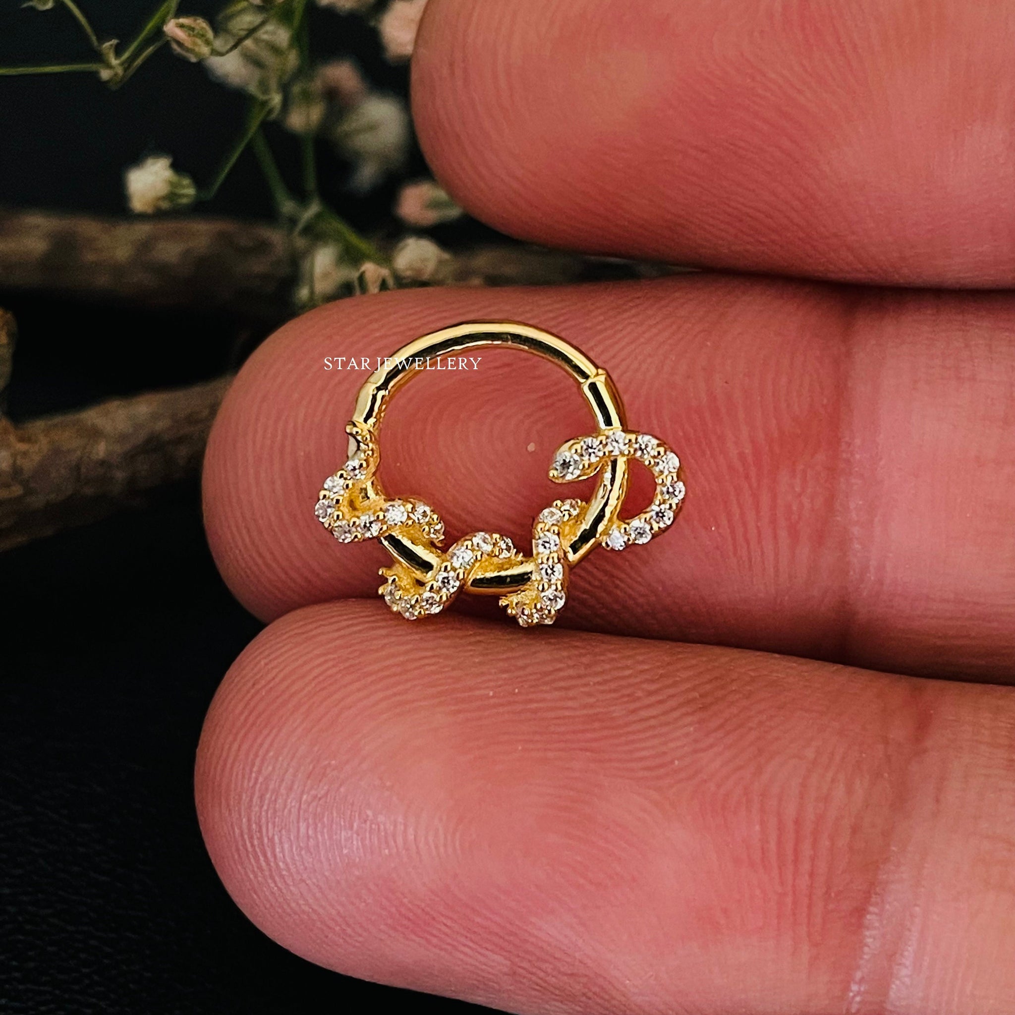 14K Solid Gold Diamond Snake Daith Piercing pour elle, Diamond Snake Septum Piercing, Snake Daith Clicker, Gold Snake Septum Clicker Piercing
