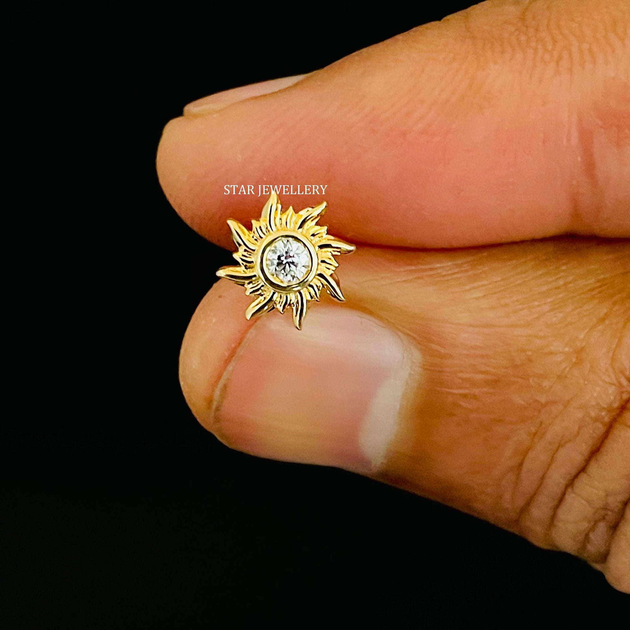 Véritable diamant naturel Sun Piercing, Sun Fire Stud Piercing avec 14K Solid Gold, Diamond starburst Piercing pour Tragus, Conch, Lobe, Helix